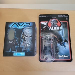 Bundle: Alien VS Predator Titan Vinyl 4.5" Figure Blind Box & Alien Figure NEW